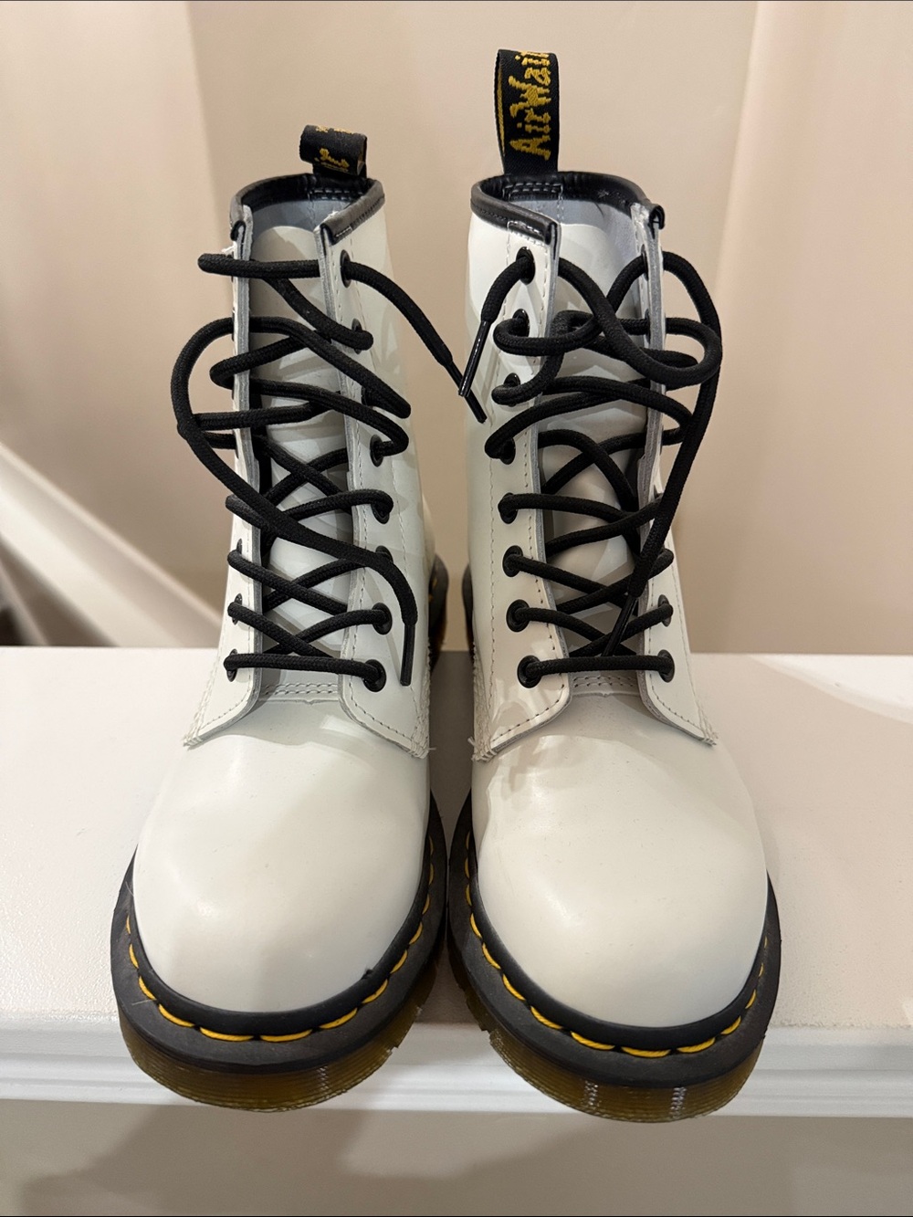 Brand New Dr. Martens 1460
WOMEN'S PATENT LEATHER LACE UP BOOTS- size 7